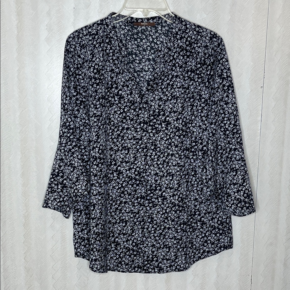 ❤️ 🆕 GAHARU Floral Top Size Medium - Picture 2 of 4